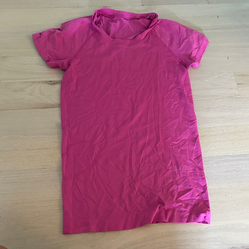 Swiftly Tech Short-Sleeve Shirt